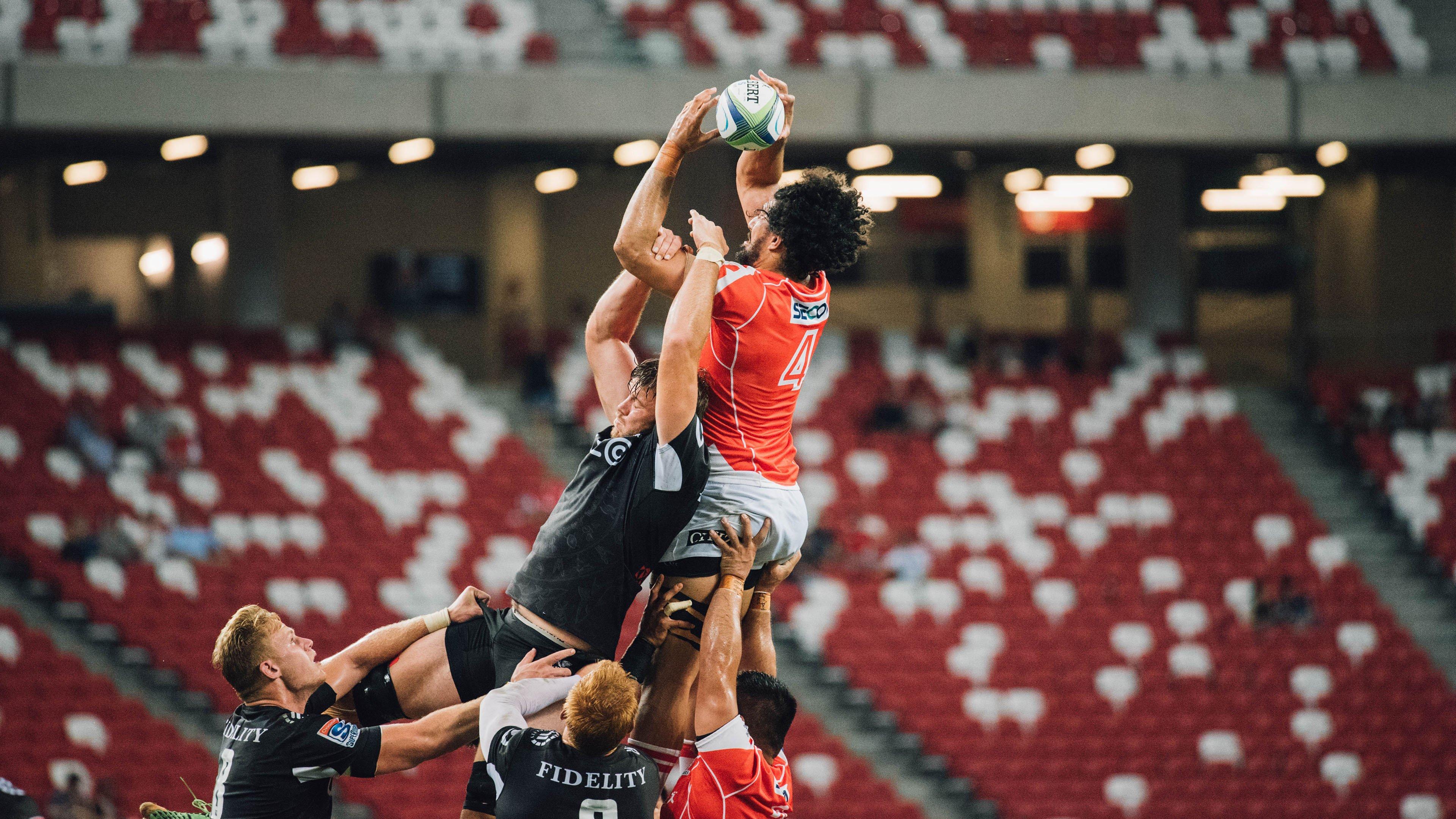 骑士内线支柱莫布里谈米切尔伤情,球队团结一致,期待早日回归