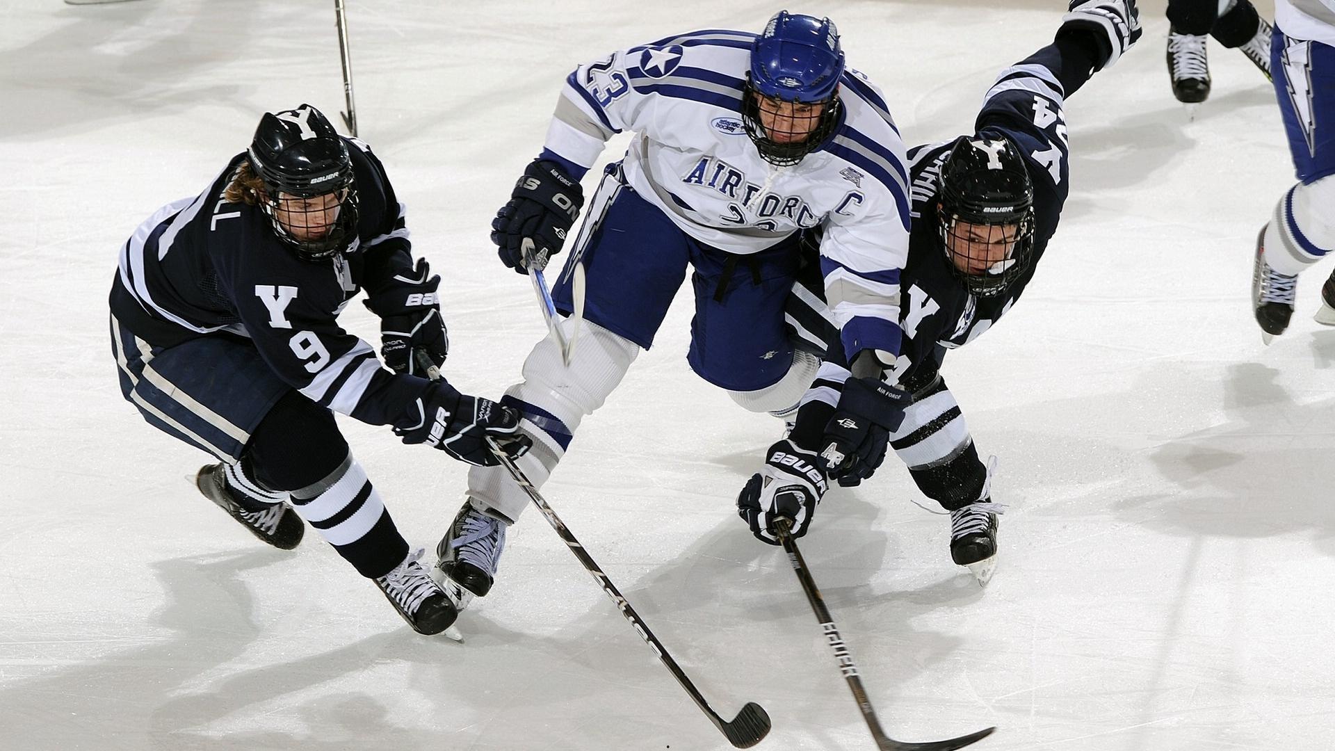 湖人自媒体曝出重磅交易传闻,哈里森或送走弗拉格换取八村塁,球迷热议薅上瘾了