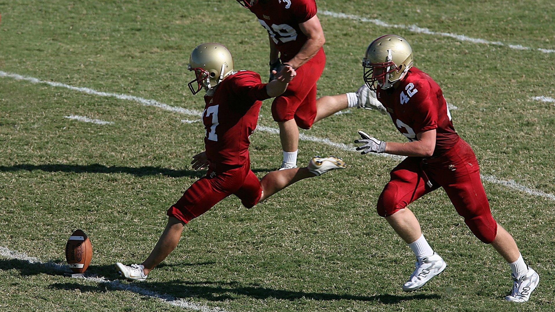 决胜时刻争议判罚引爆赛场！多特造马瑟林进攻犯规锁定胜局，后者怒斥假摔激化矛盾