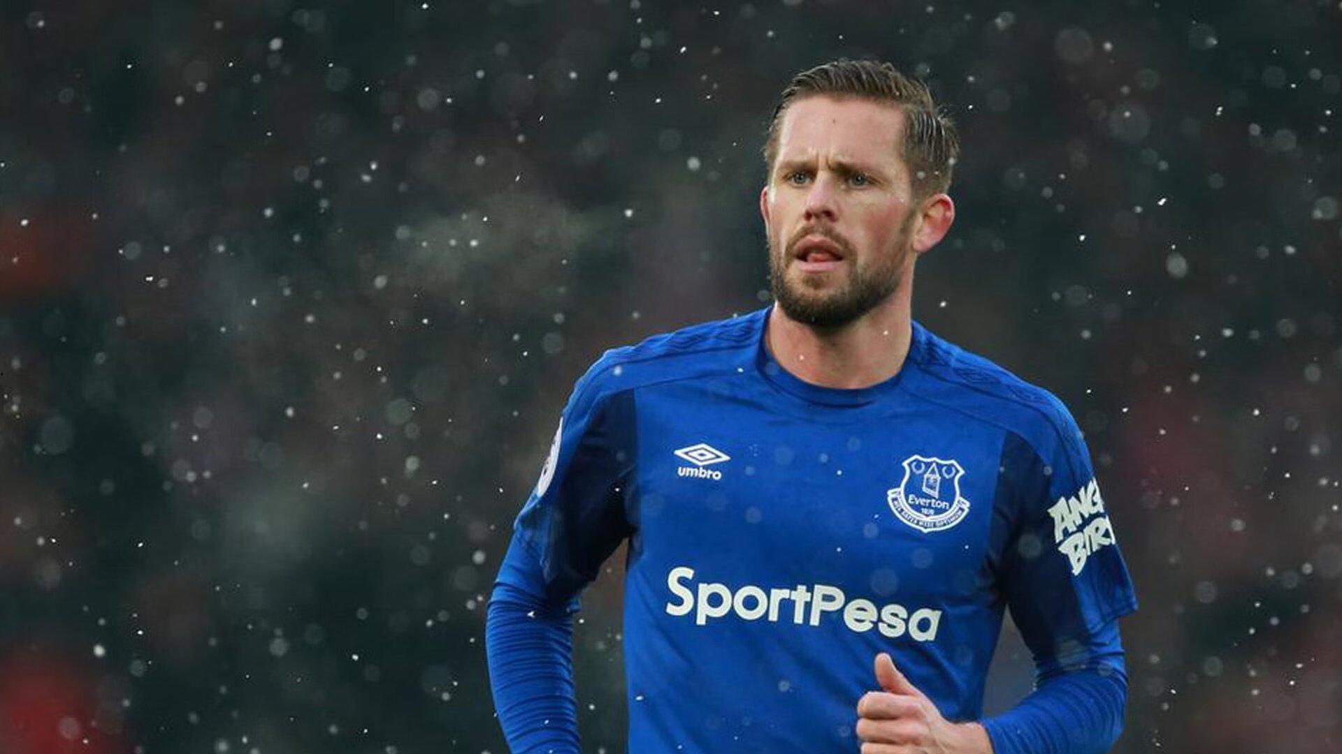 巴萨全队抵达首尔引狂潮，韩国球迷高呼传奇归来震彻仁川机场